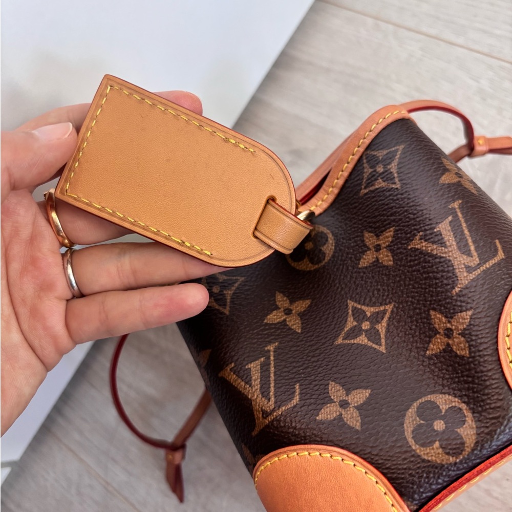 Louis Vuitton noe purse - Picture 4 of 16